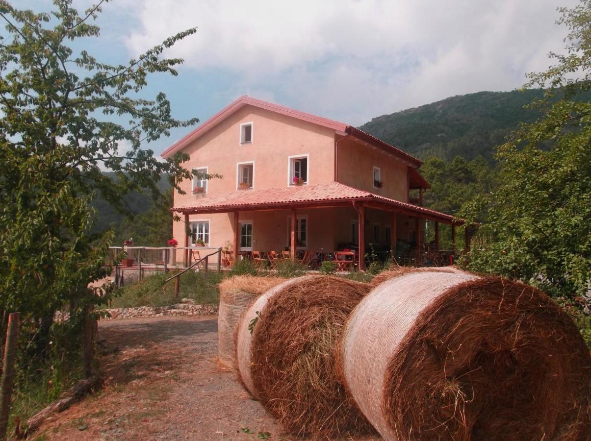 Agriturismo Di Charme E Ristorante Stallato Il Filo Di Paglia 카로 외부 사진