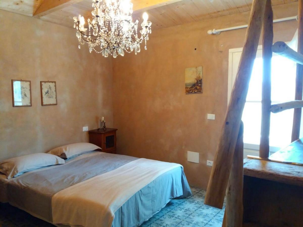 Agriturismo Di Charme E Ristorante Stallato Il Filo Di Paglia 카로 외부 사진