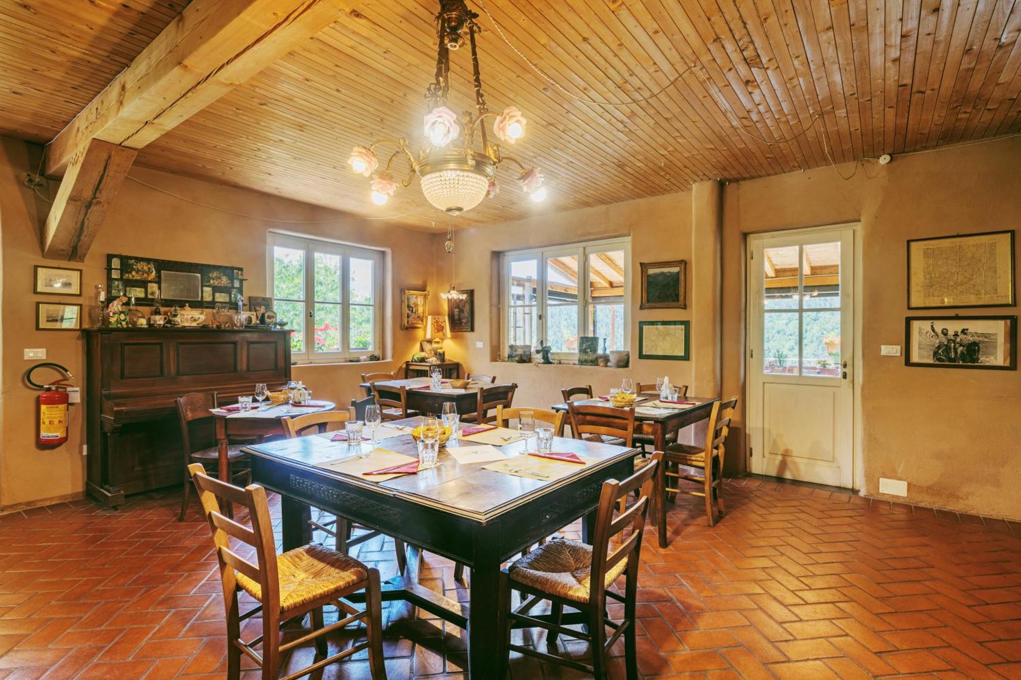 Agriturismo Di Charme E Ristorante Stallato Il Filo Di Paglia 카로 외부 사진